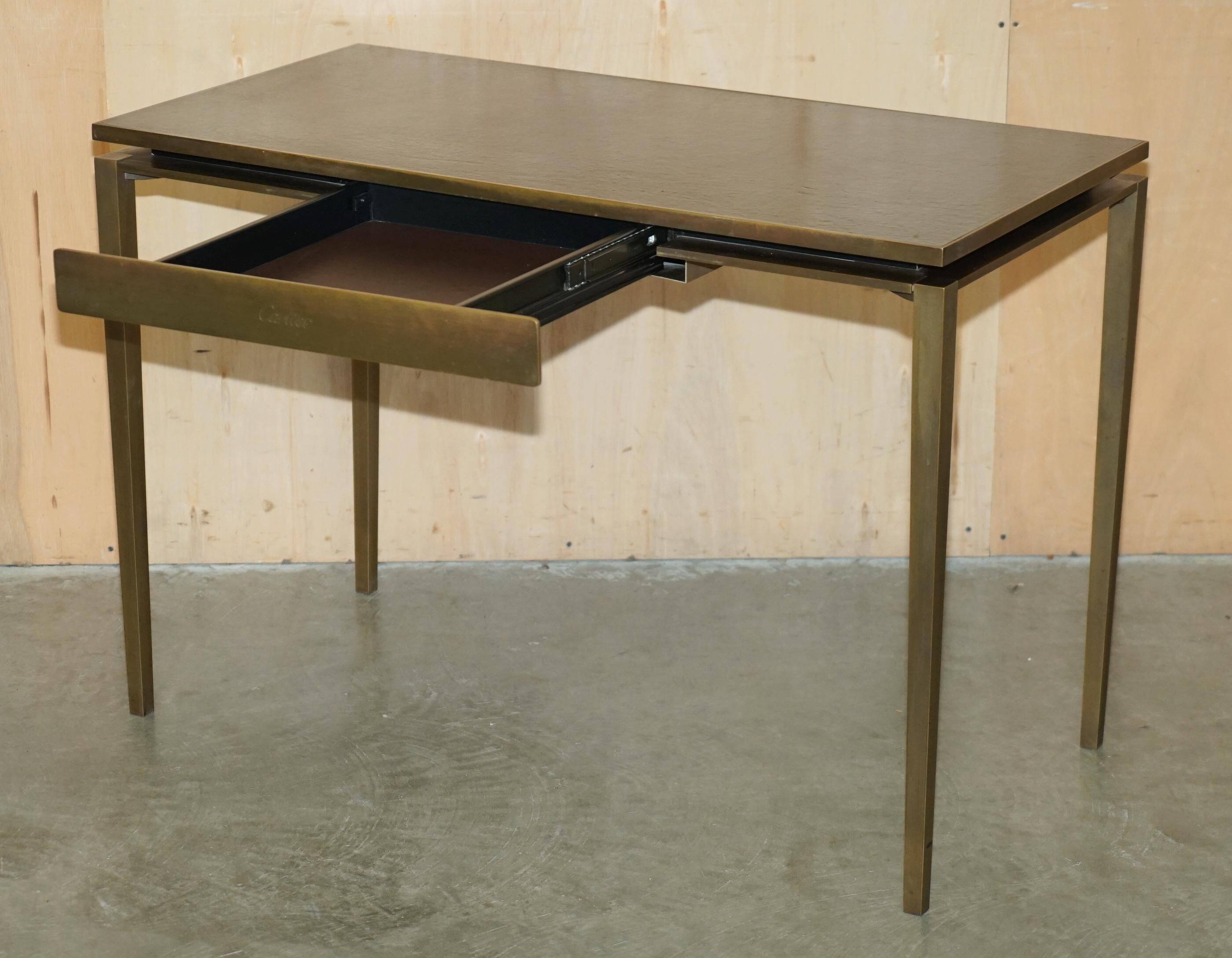 Bureau d'écriture moderne milieu du siècle Cartier Paris bronze cuir