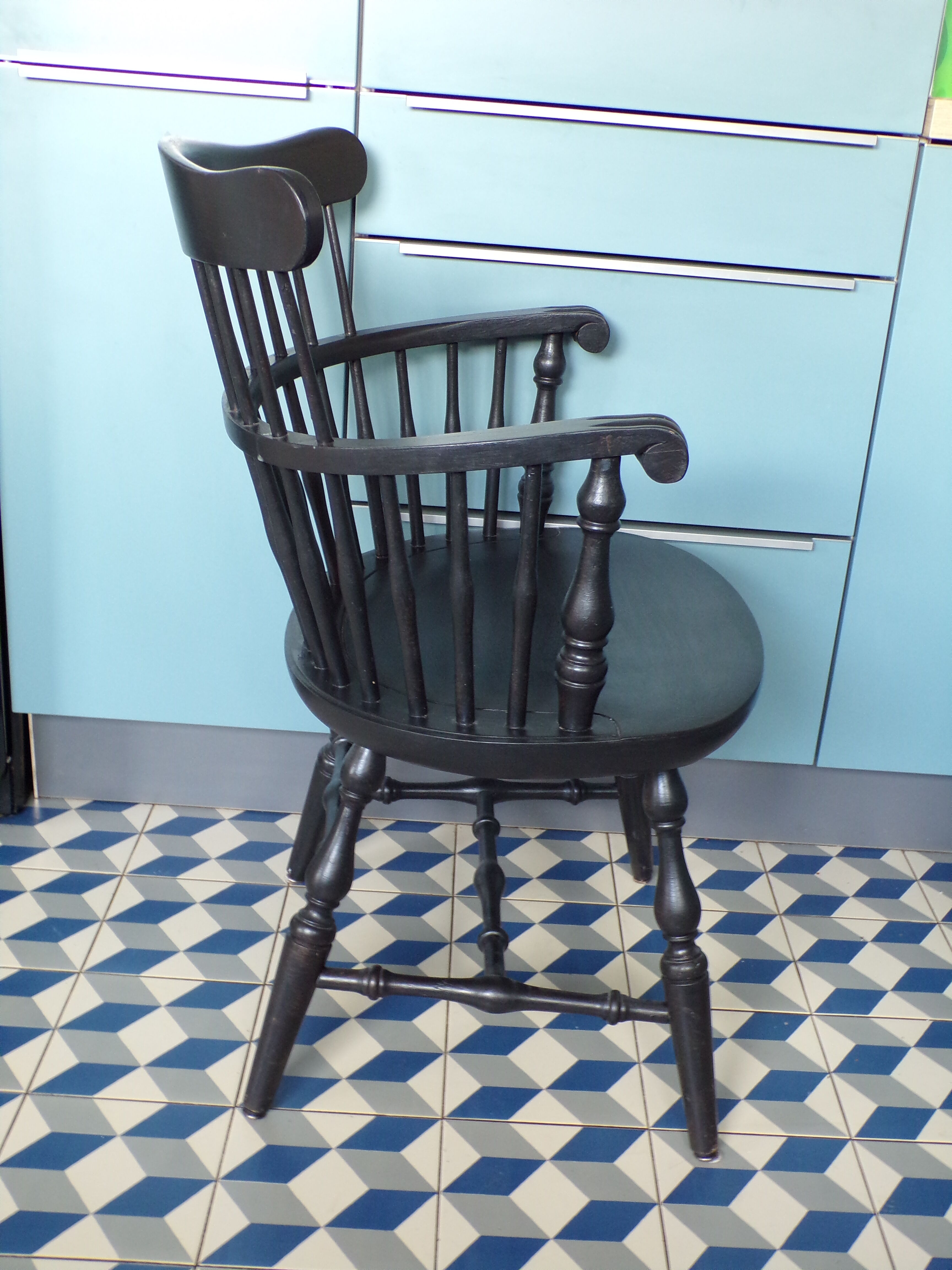 Nesto Scandinavian Windsor Chair