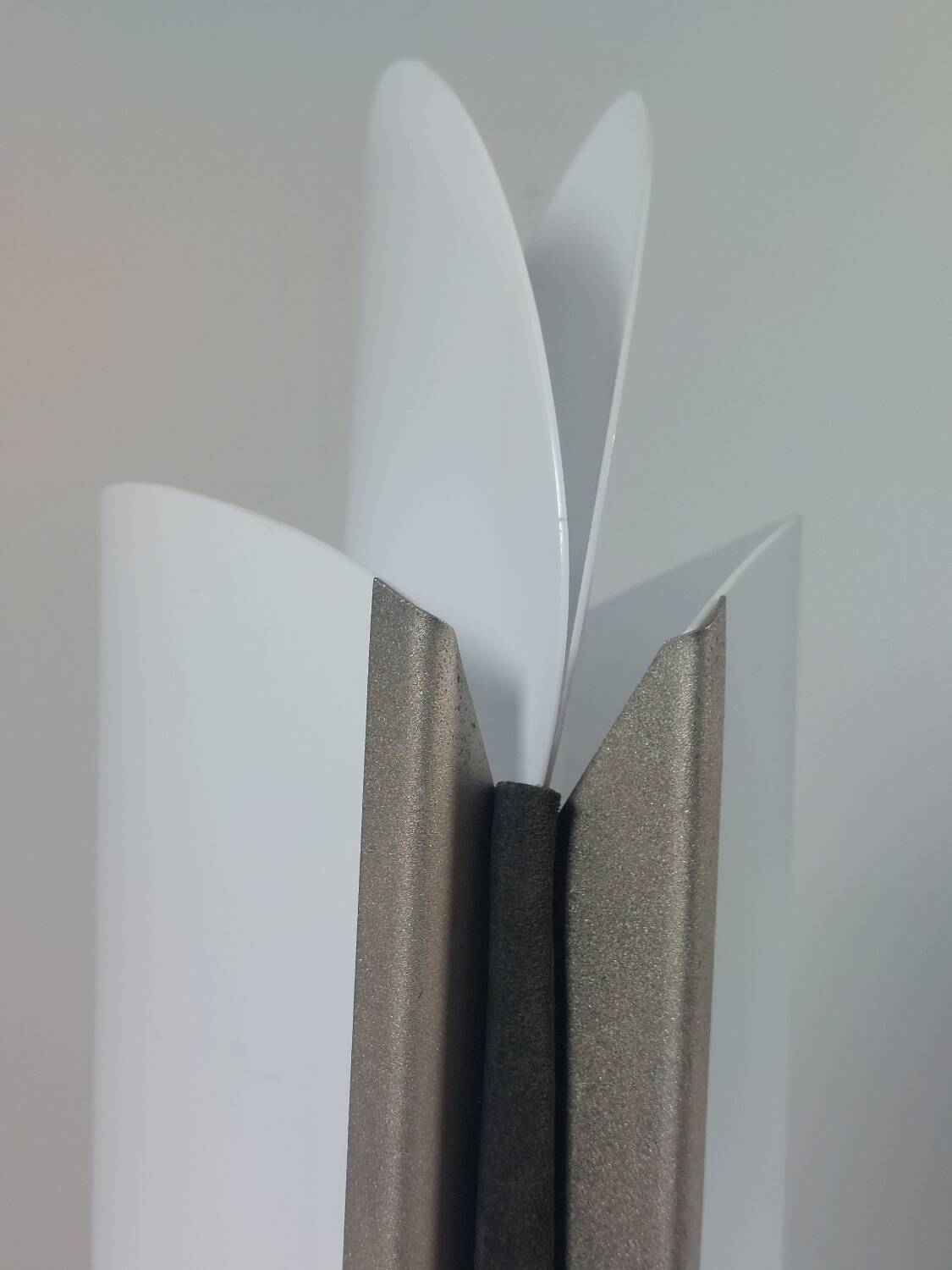 Vintage Sun Ra table lamp by Samuel Parker, Italian design.