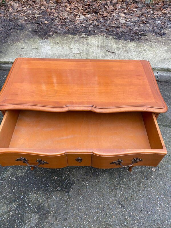 Commode arbalète Louis XV en bois massif du 20ème