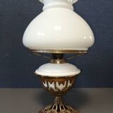 Opaline kerosene lamp