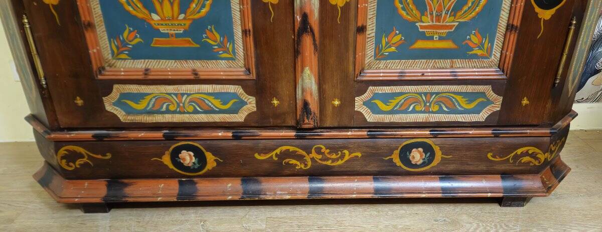 Armoire Alsacienne à décor floral peint polychrome – style Louis XIV – XIXème s.