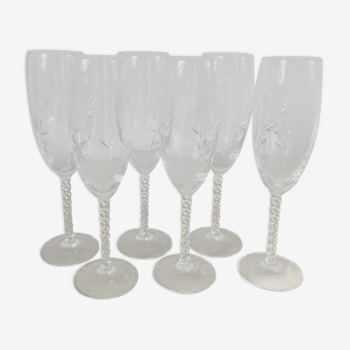 Champagne flutes in chiseled crystal