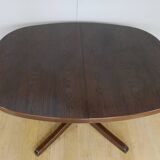 Oval elm table with extension cords