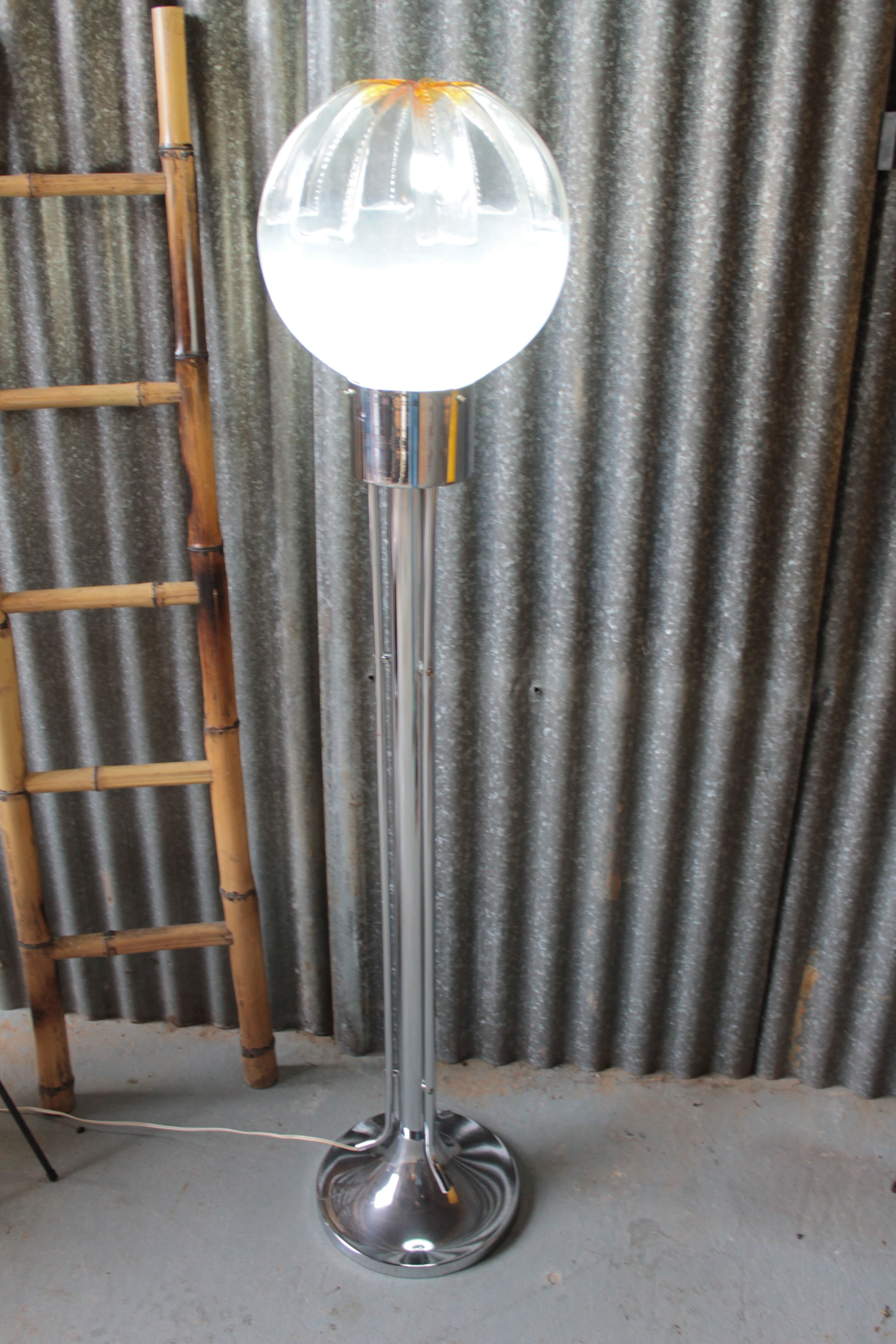 Lampadaire vintage chromé Murano Mazzega