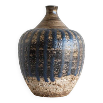 Mid-century Scandinavian modern brutalist art pottery vase by Mari Simmulson for Upsala Ekeby, Sweden, 1970s