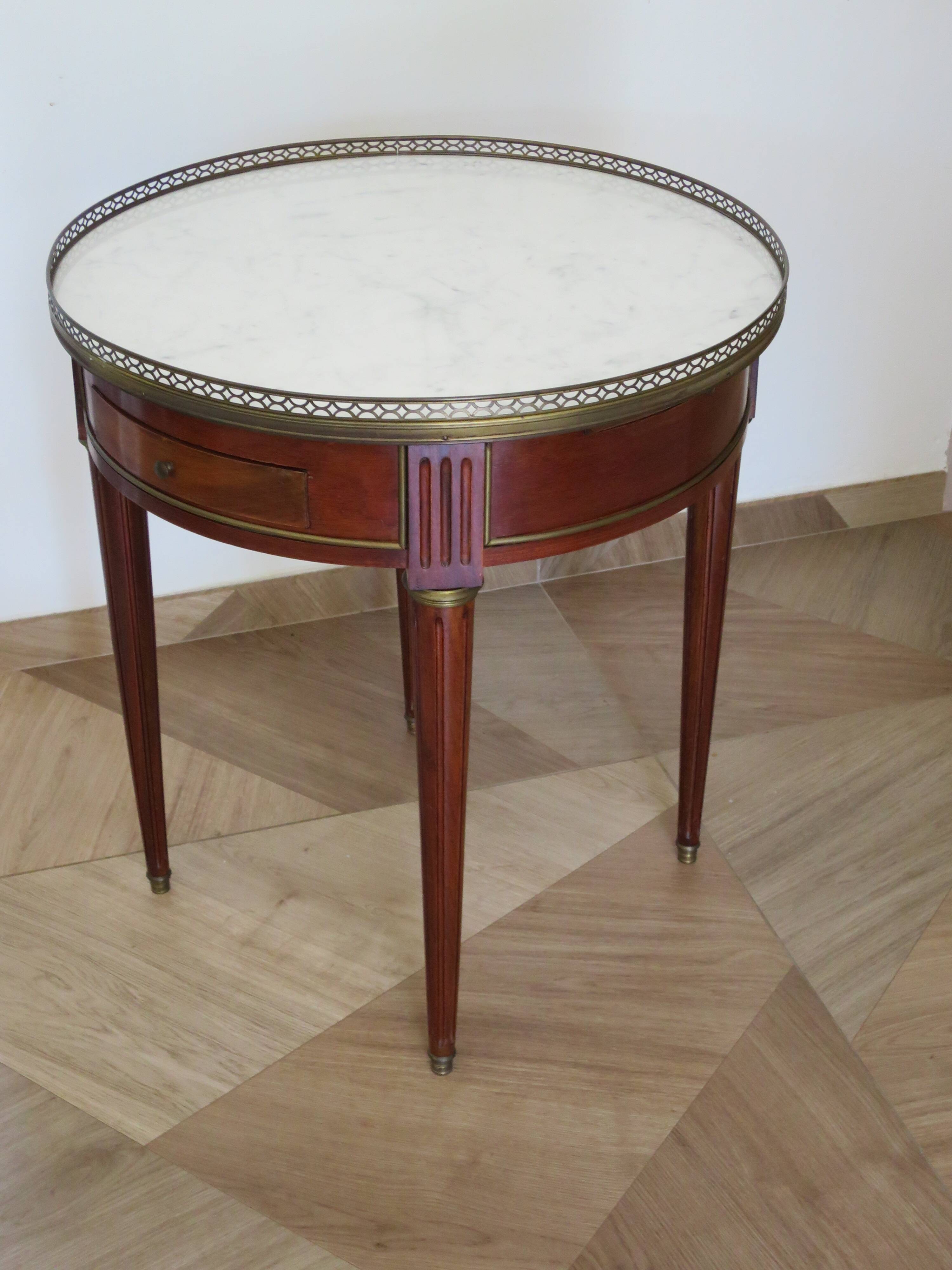 Bouillotte side table - mahogany veneer - white marble - Louis XVI - 1950
