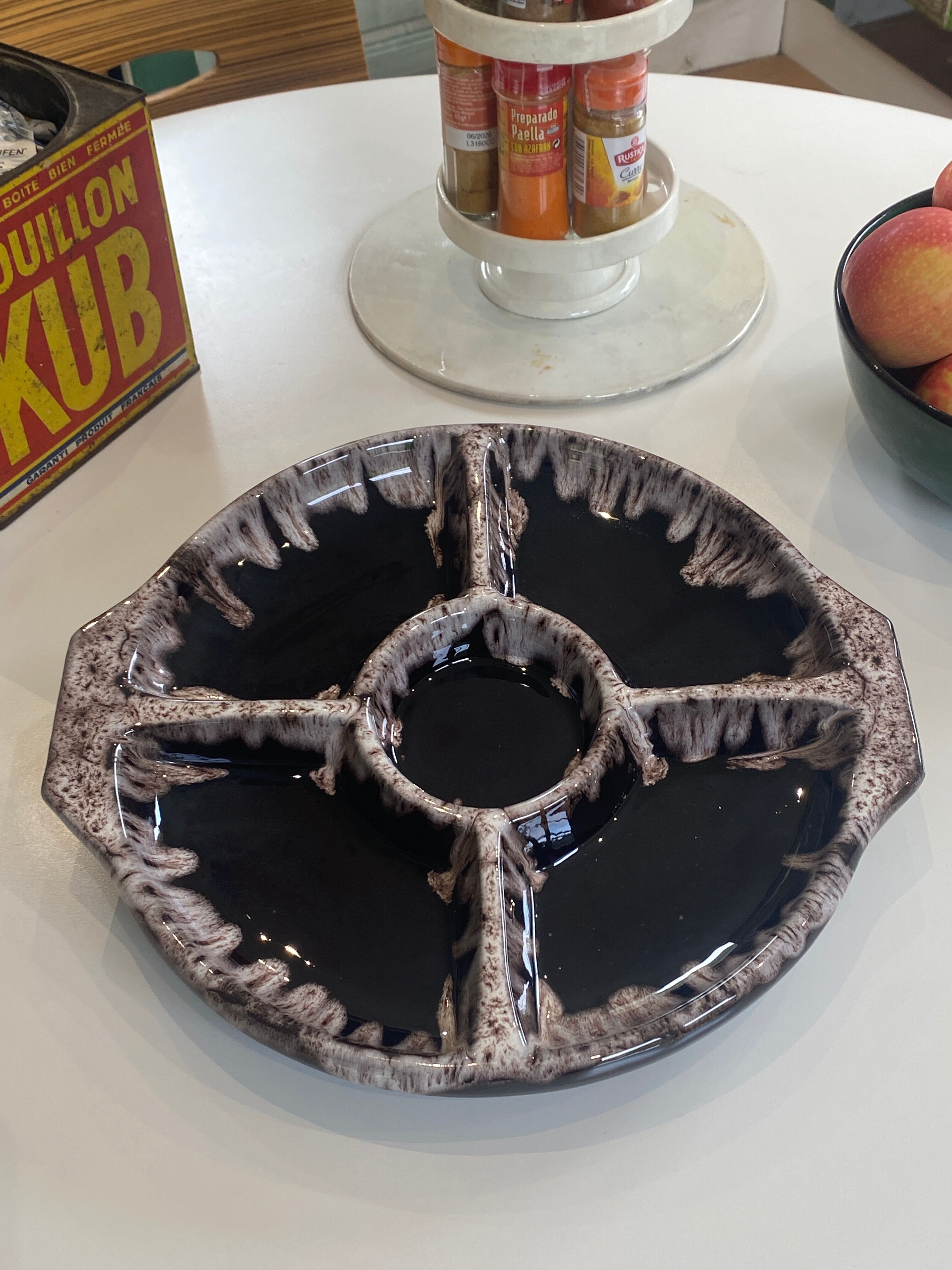 Large compartmented dish, ceramic, M. Giuge, Vallauris