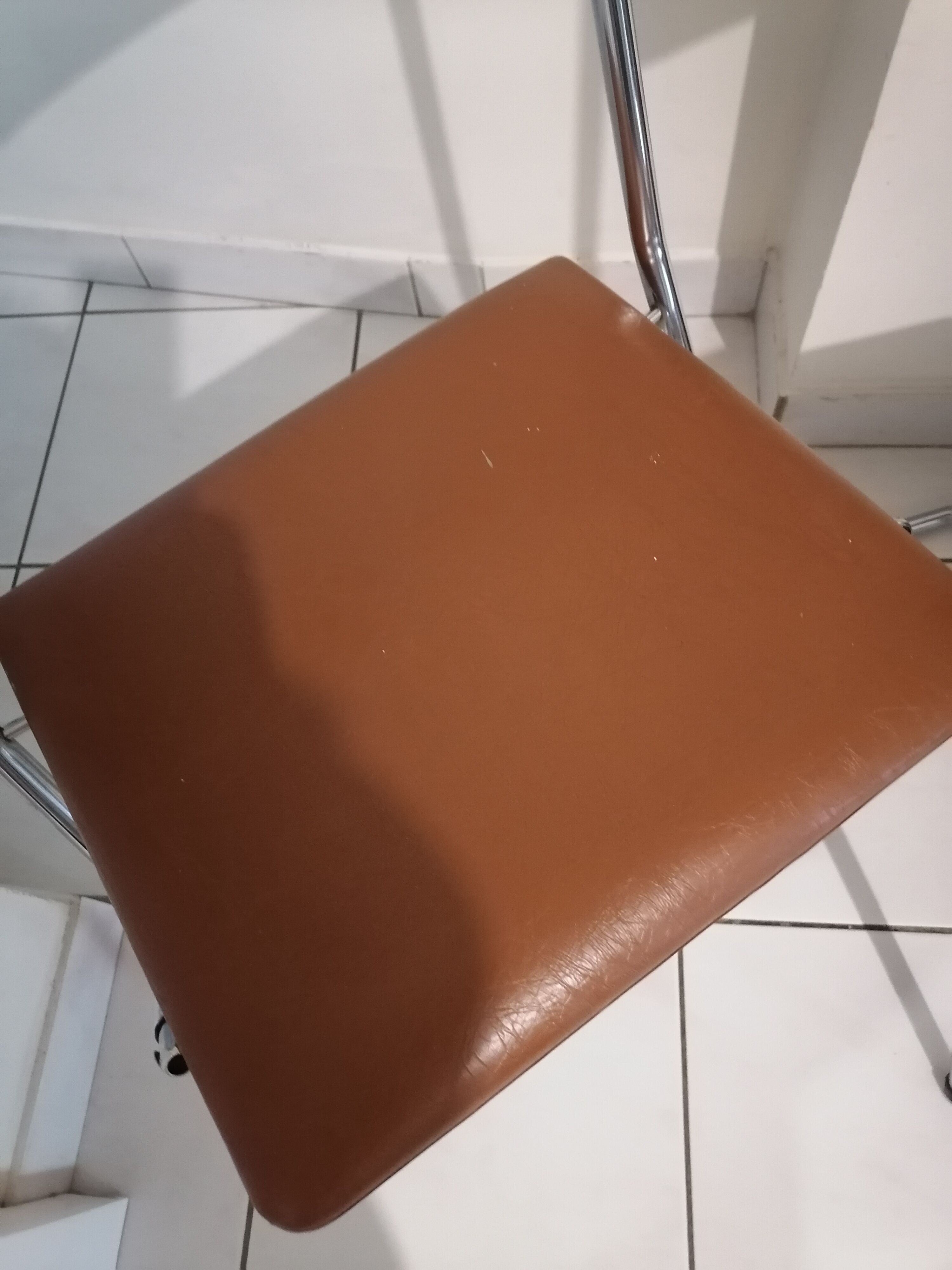 Lot de 2 chaises sodomexyl  chromées pliantes skaï