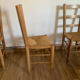 Ensemble de quatre chaises paillées