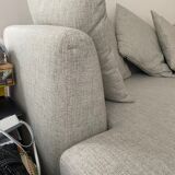 grey sofa 5 places Paragraph