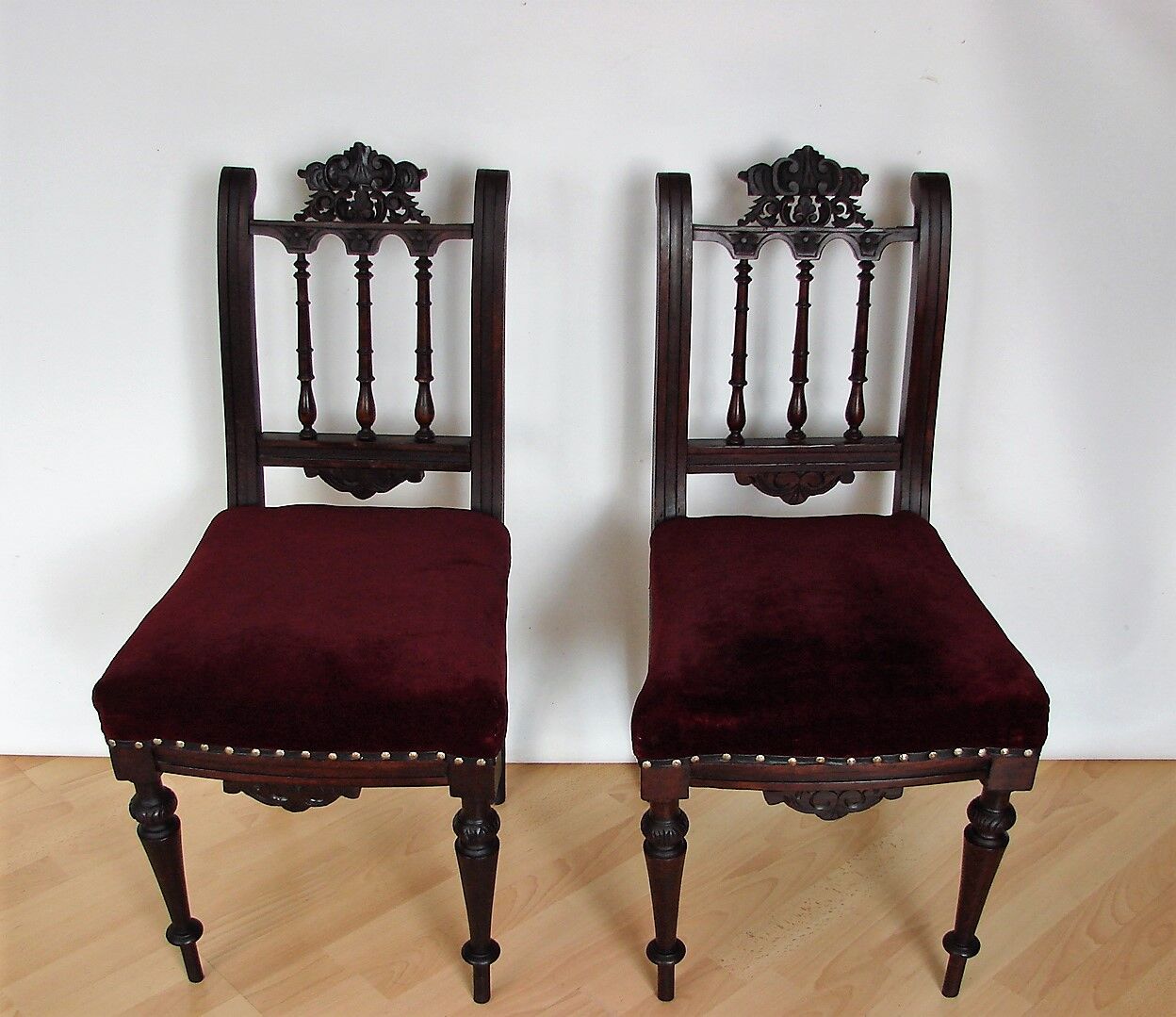 Pair of chairs from the 19th century