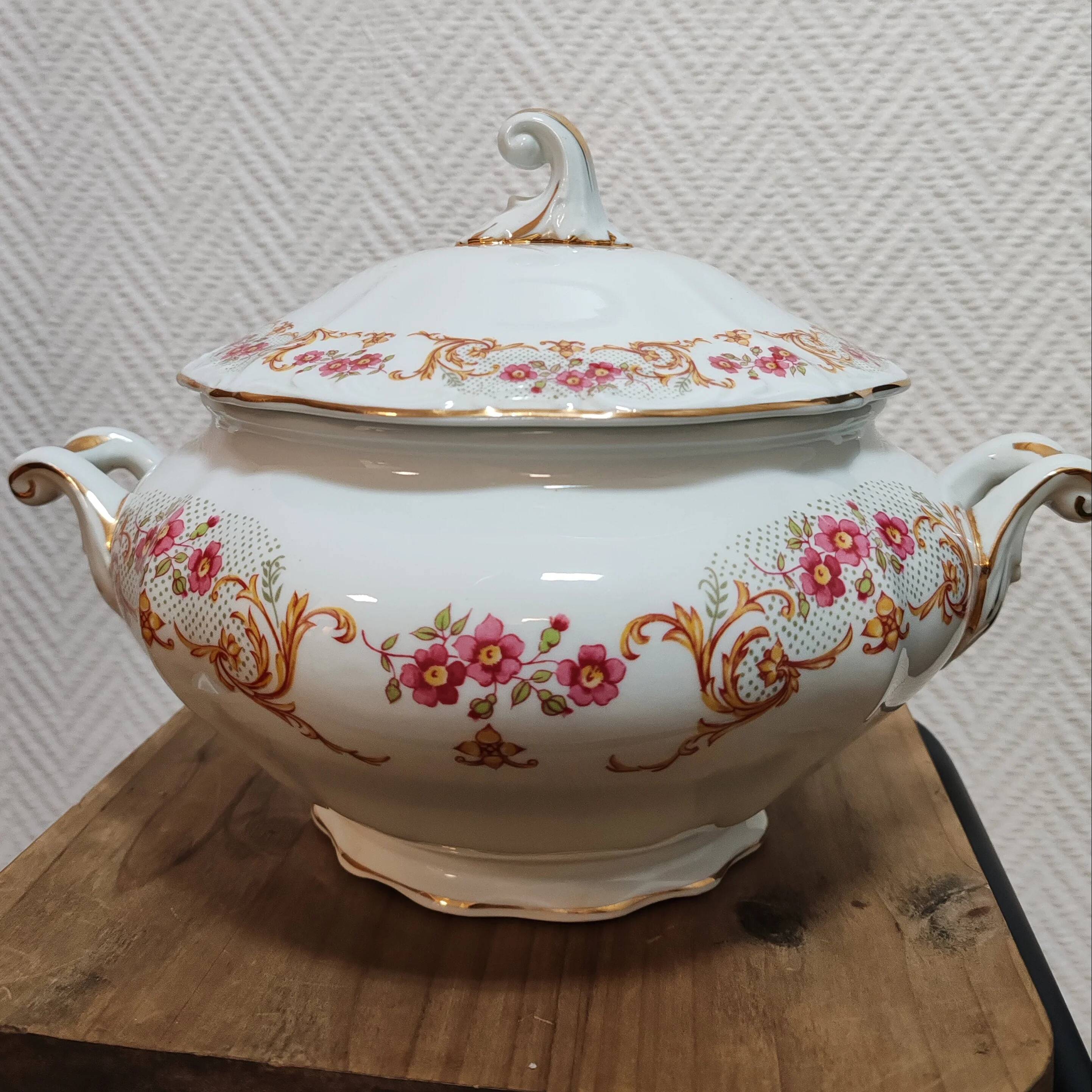 Porcelain soup tureen Digoin