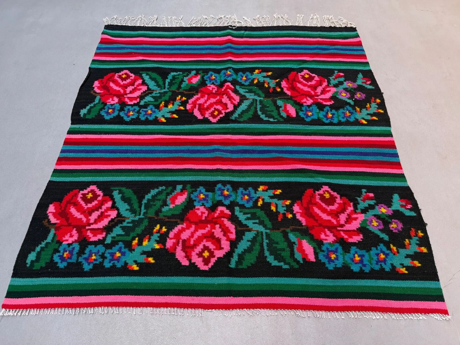 Vintage Moldovan square kilim 130x135 cm kelim wool rug medium 2549
