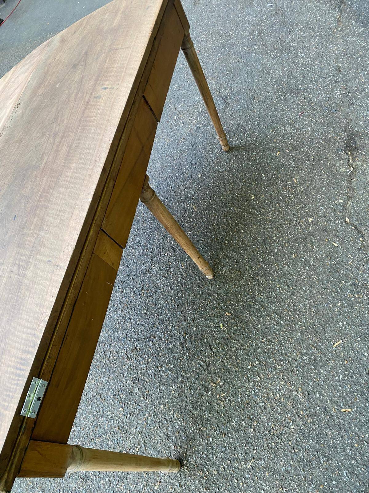Louis XVI console dining table, extendable, renovated walnut from the 18th century.