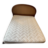 Lit double en cannage (matelas et sommier inclus)