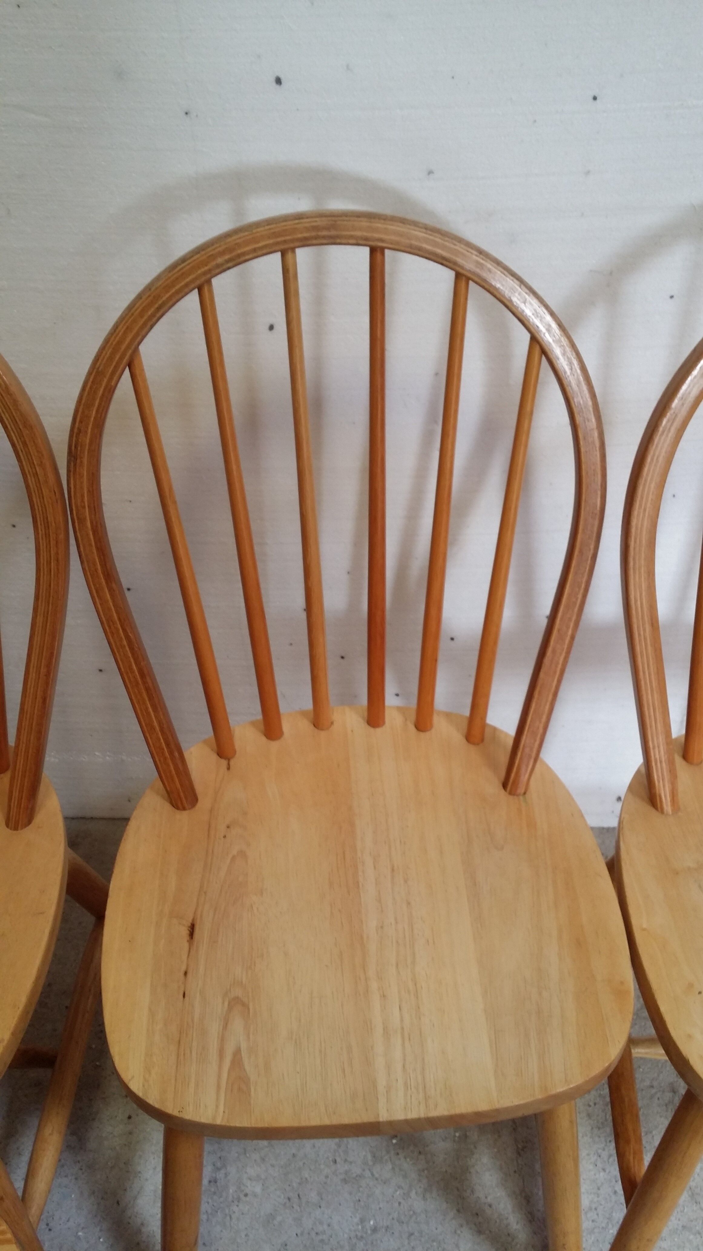 Lot of 4 Scandinavian chairs