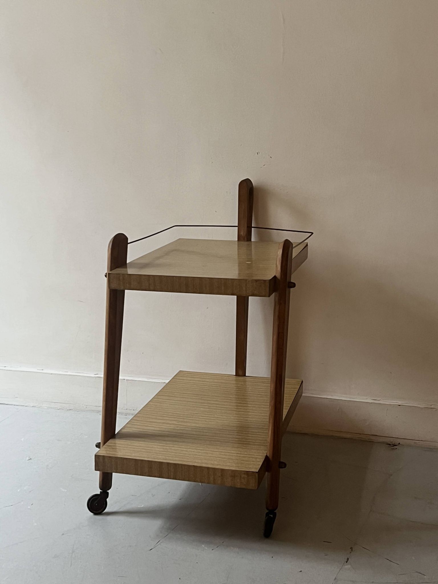 Mid-century honey wood bar trolley, French design 1950s