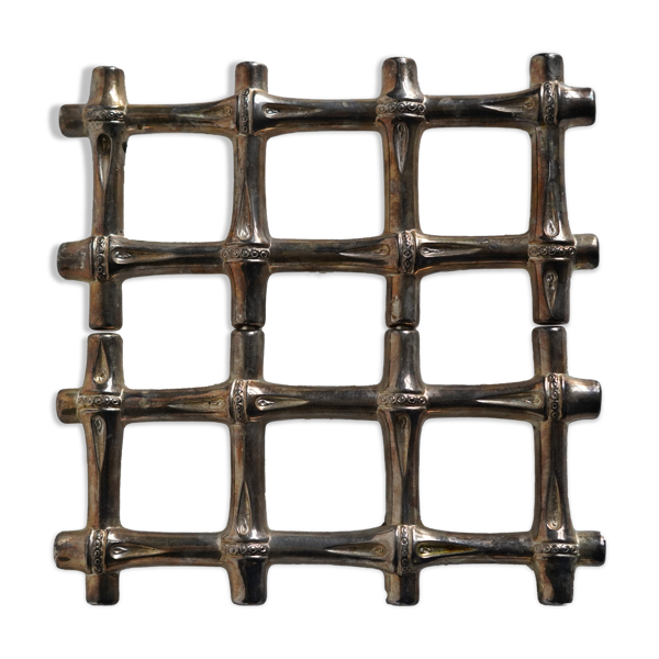 Acheter Dessous de plat Leonard plaqué argent Bon état - 38,00 € Dessous de plat Leonard plaqué argent Bon état - reconditionné disponible sur Selency