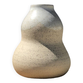 Unique Mata vase in ceramic stoneware