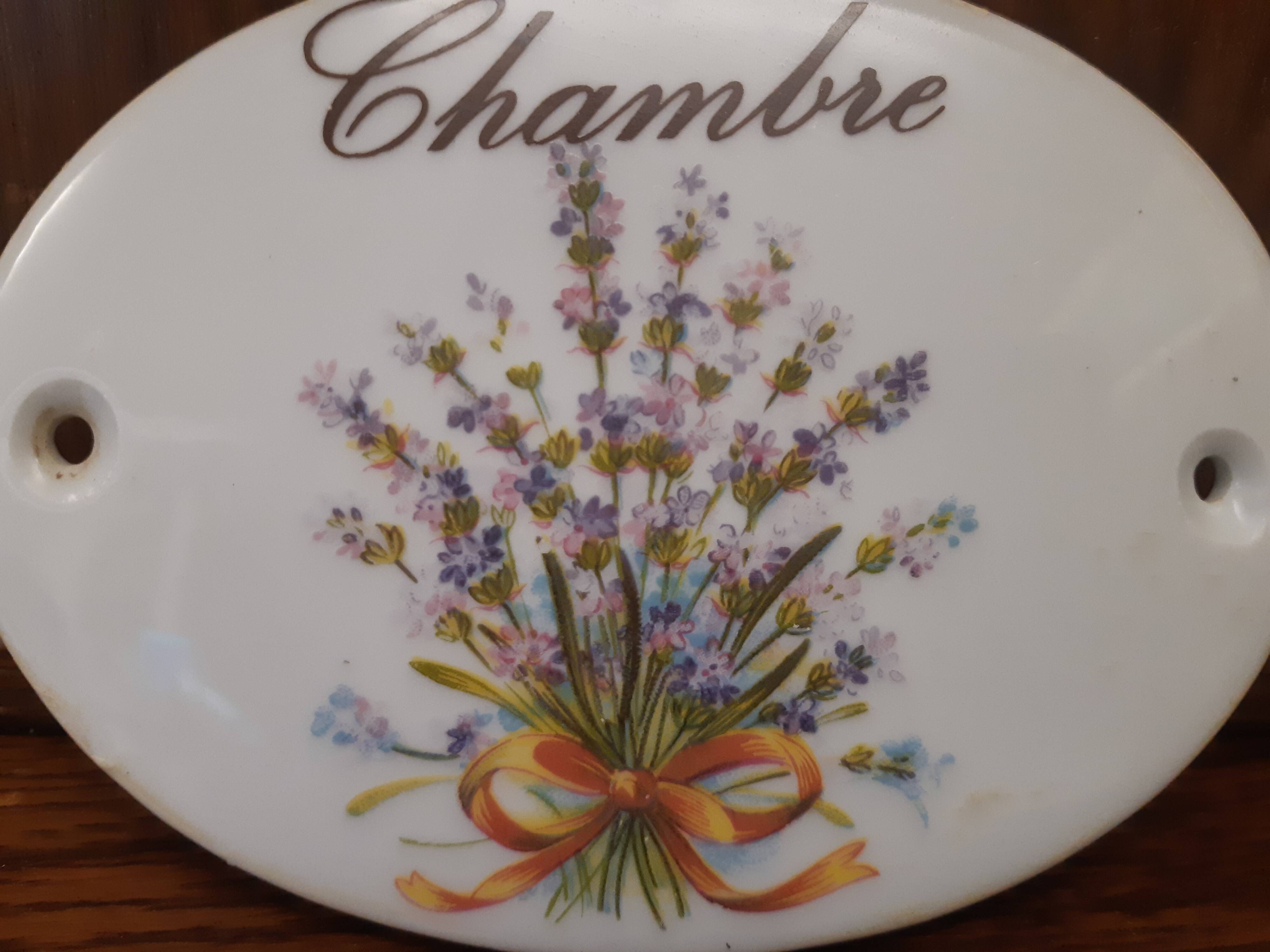 Porcelain plate for bedroom door, decorated with nature flowers and ribbon