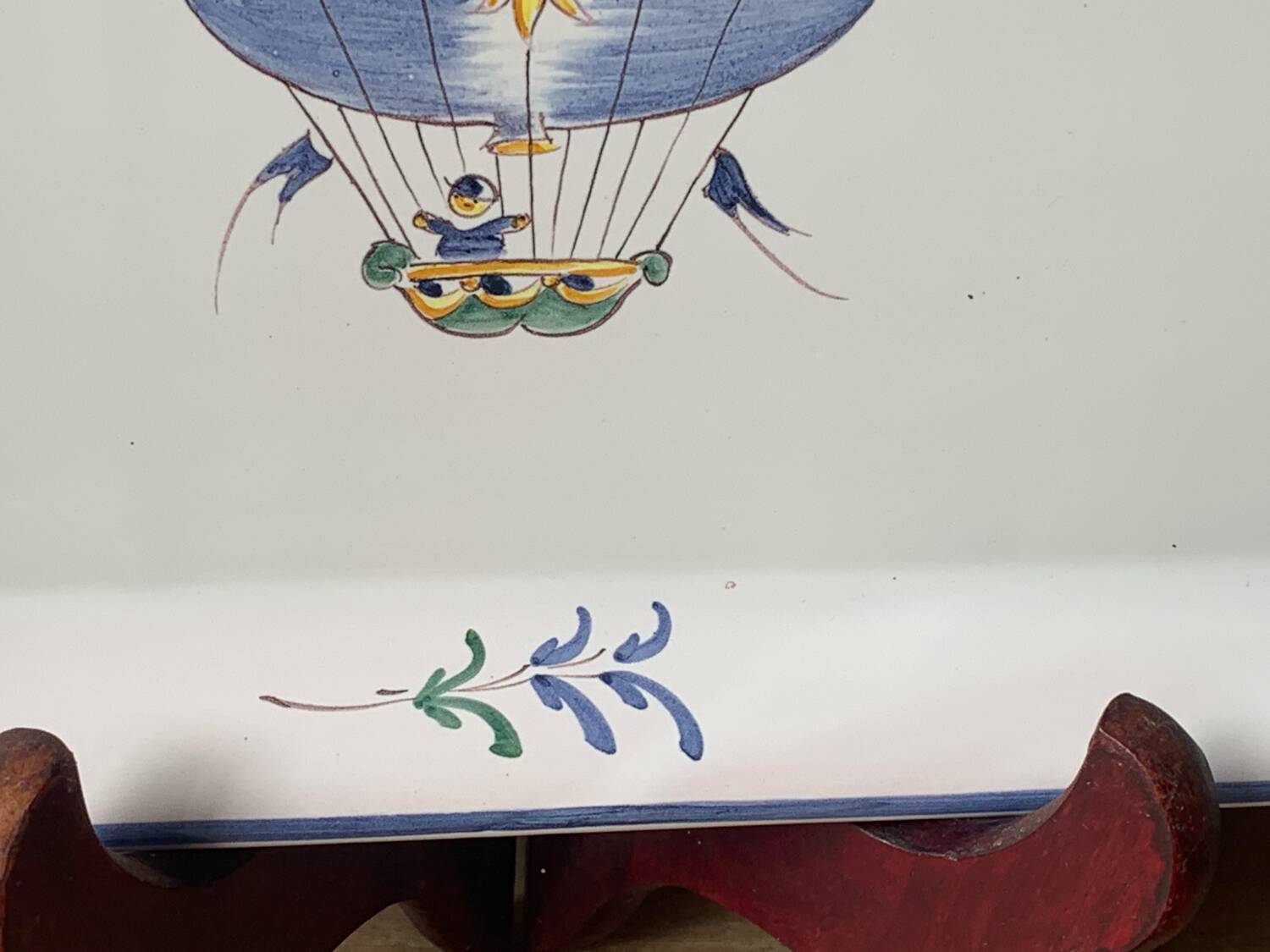 Moustiers hot air balloon cake dish