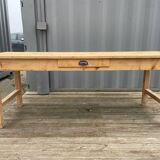 Farm table