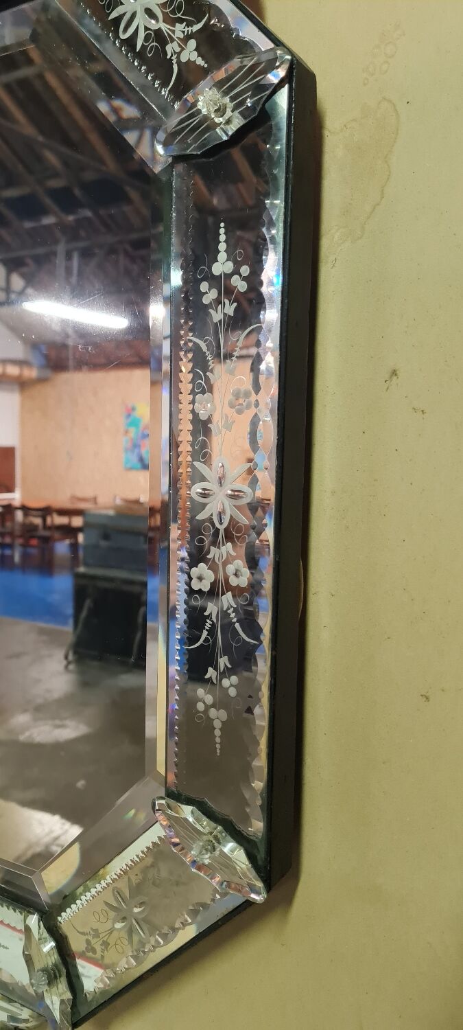 Bevelled Venetian mirror 54x97cm