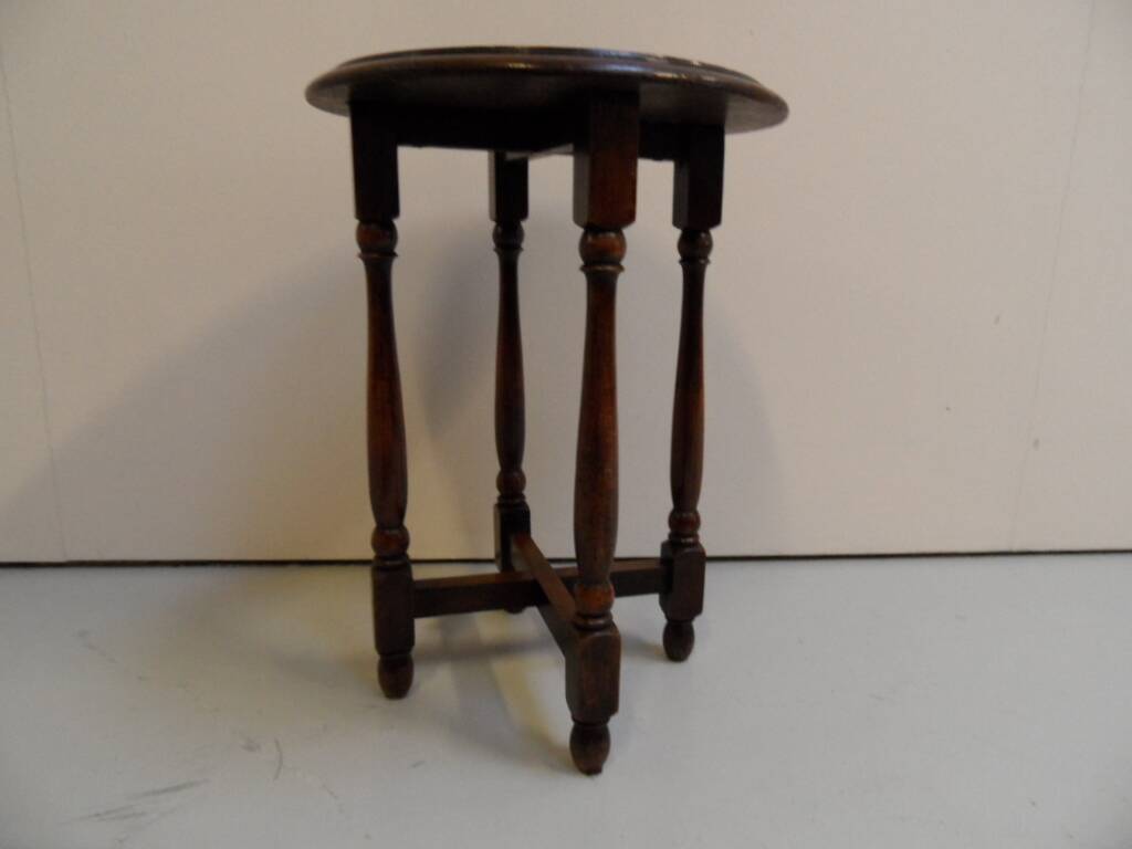 Vintage round oak sidetable