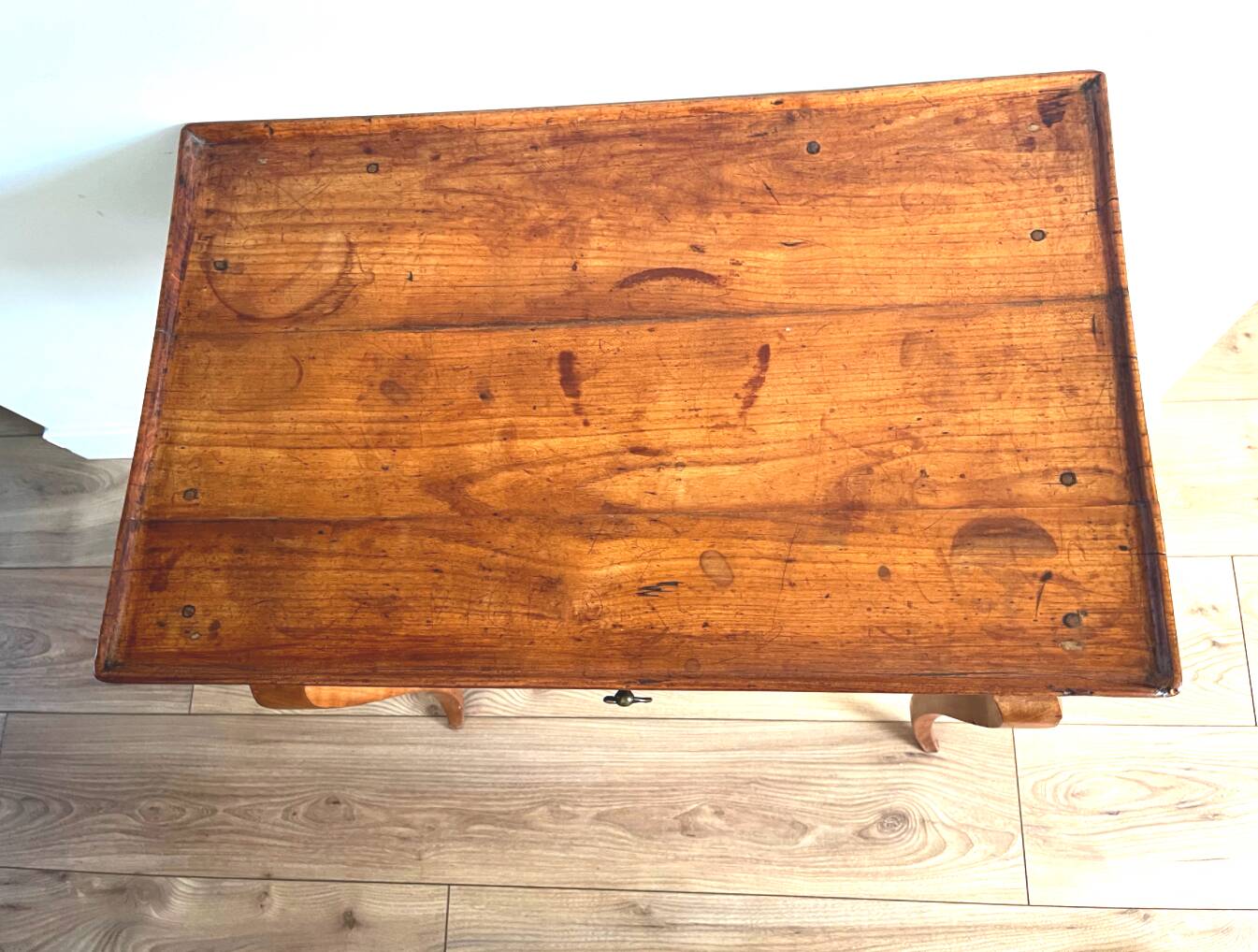 Small cabaret table in Louis XV style with a drawer.