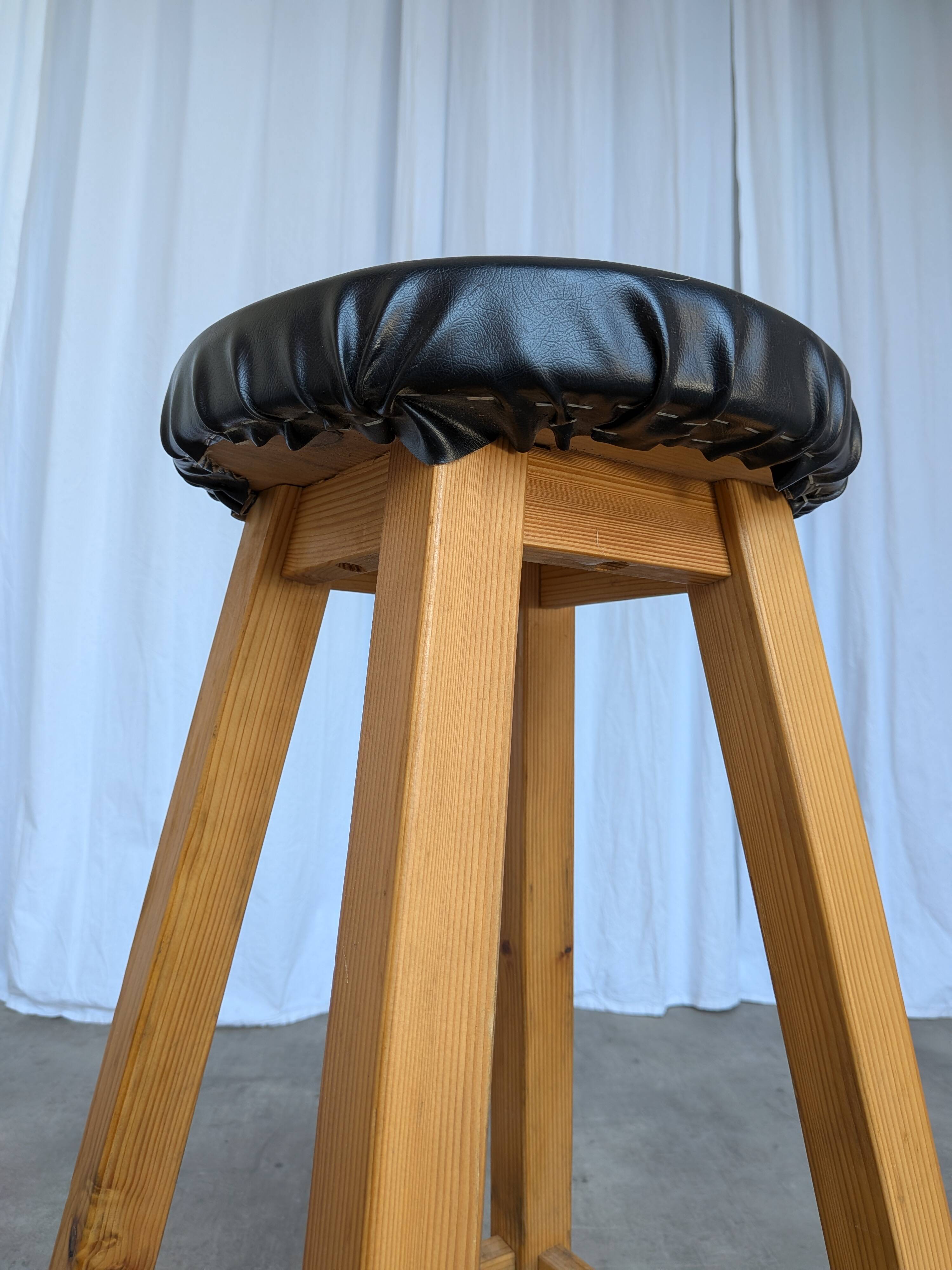 Vintage Wooden Bar Stool: Black Leather Seat, Mid-Century Bistro Style