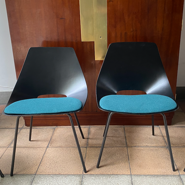 Series of 4 chair "Tonneau" by Pierre Guariche for Steiner