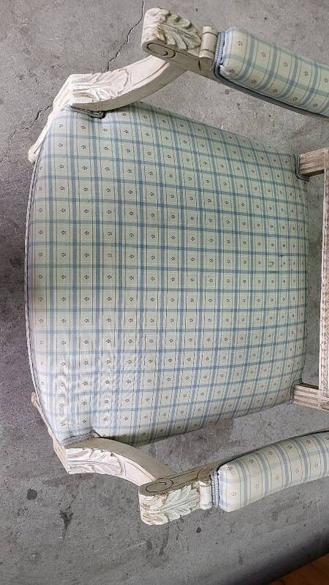 LOUIS XVI STYLE WHITE ARMCHAIR FROM THE 19TH CENTURY REF JE