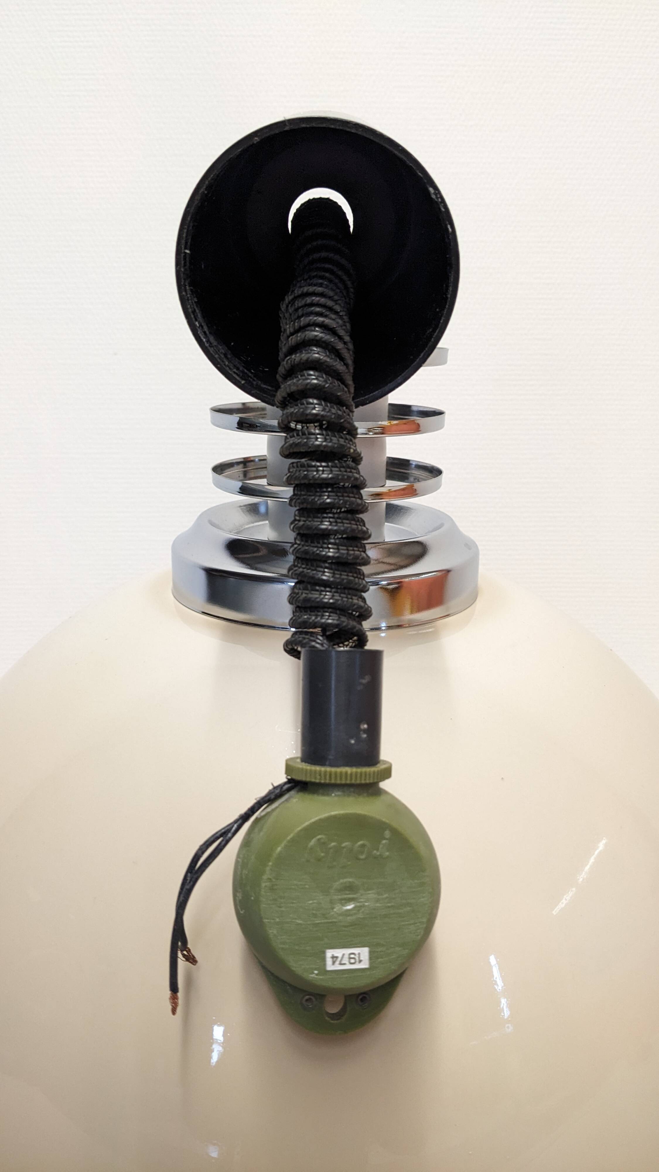 Adjustable suspension Space age dlg Harvey Guzzini, Italy circa 1970