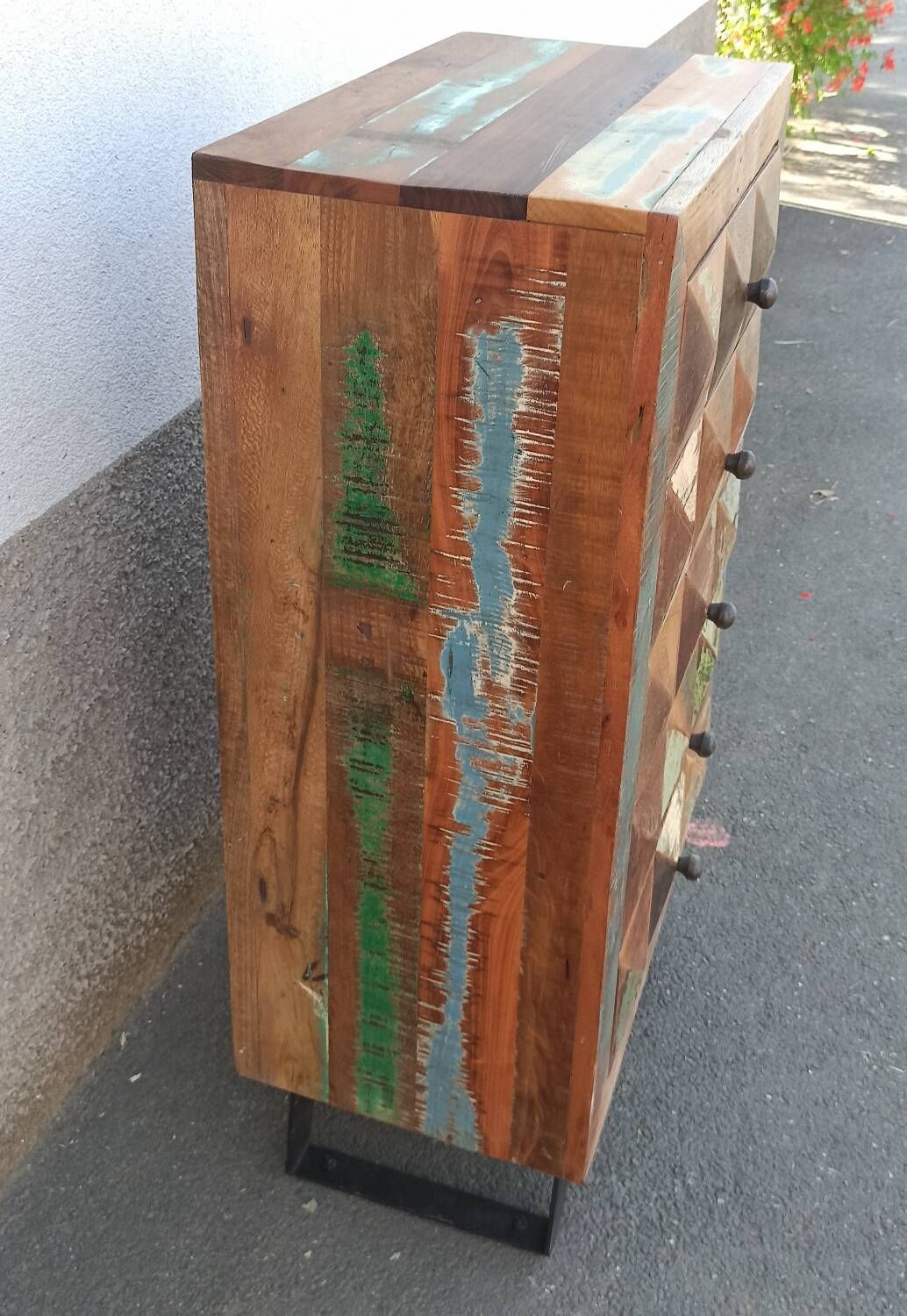 Meuble d'appoint en bois coloré ancien