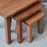 Ensemble de trois tables gigognes en chêne du milieu du siècle
