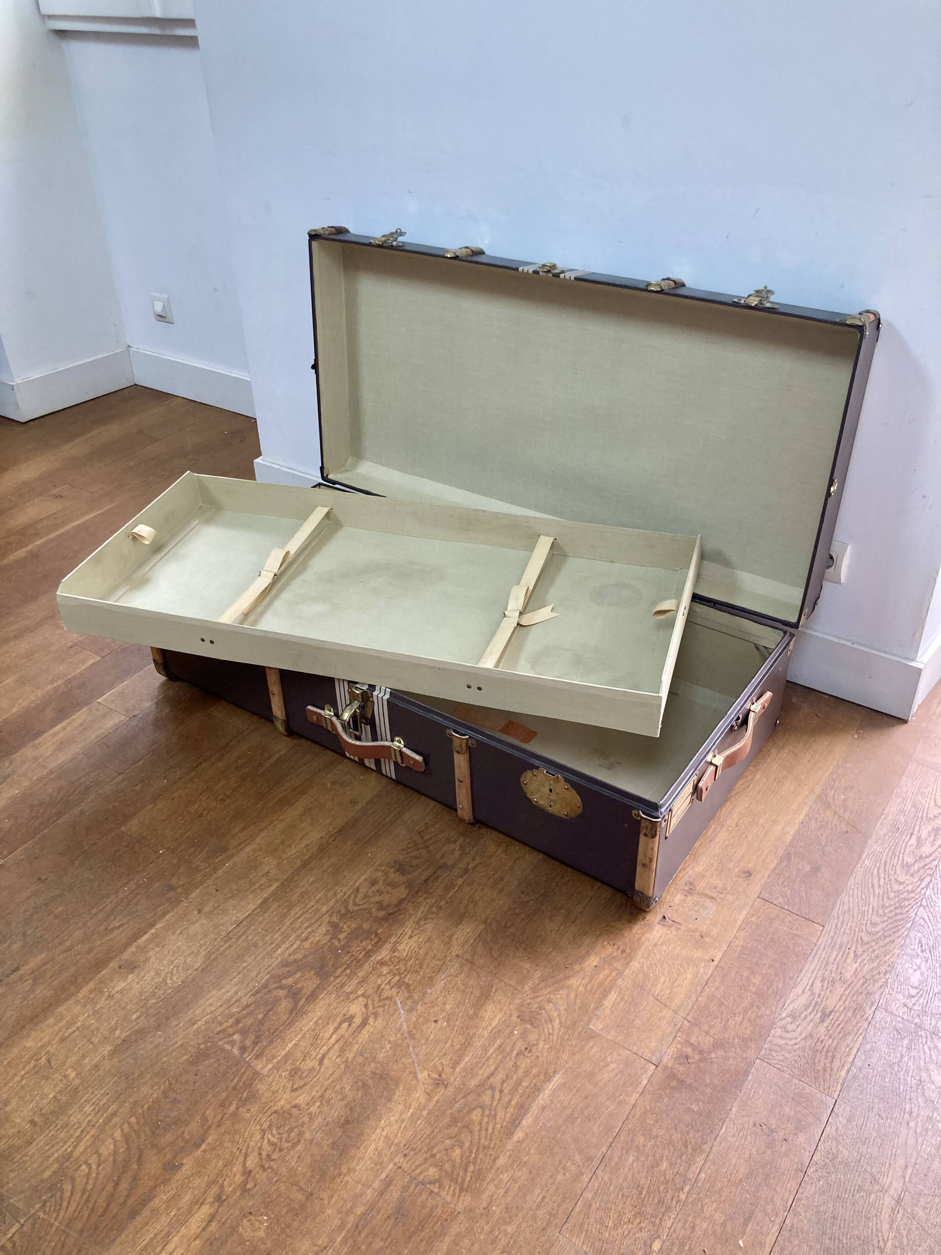 Renovated 1940s old trunk – Vintage coffee table