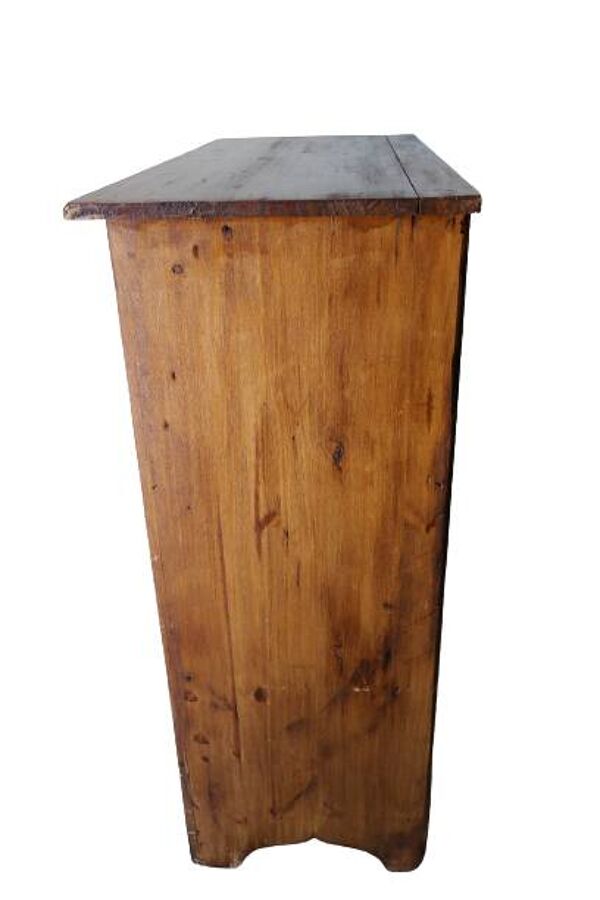 Commode campagnard en sapin