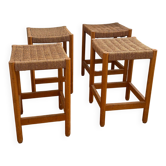 Tabourets en bois et corde