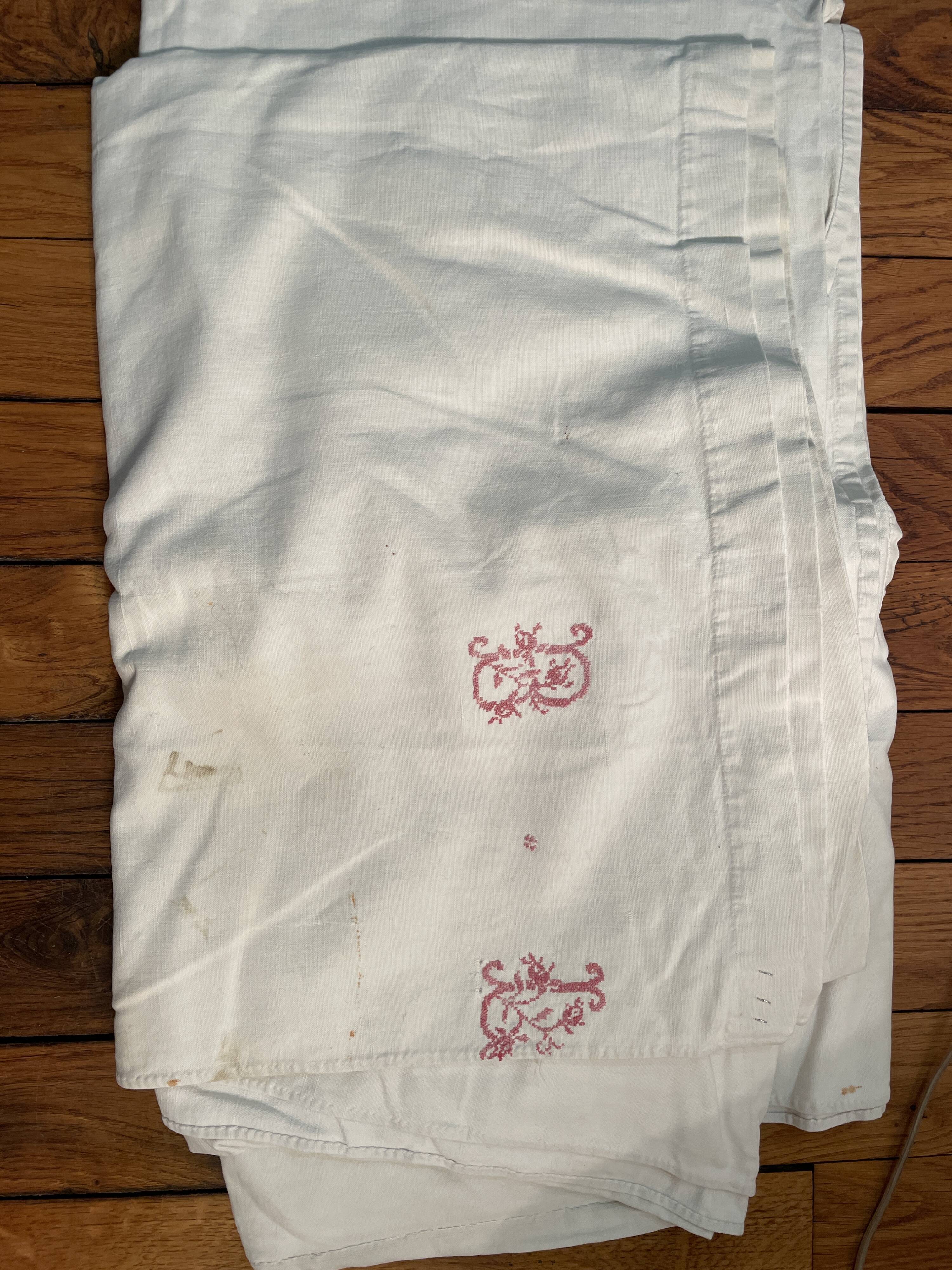 Antique sheet in embroidered hemp linen