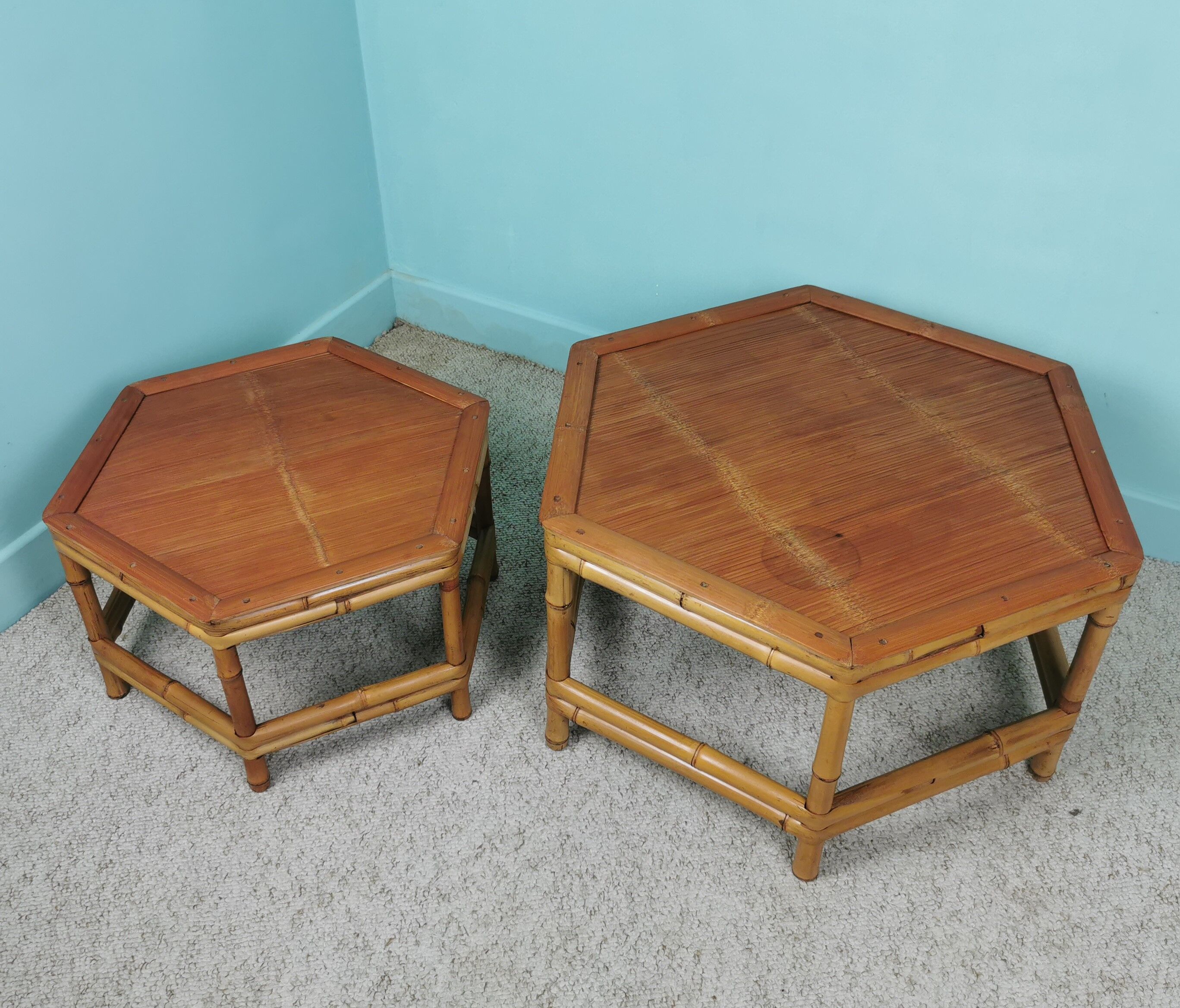 Set of 2 bamboo coffee tables