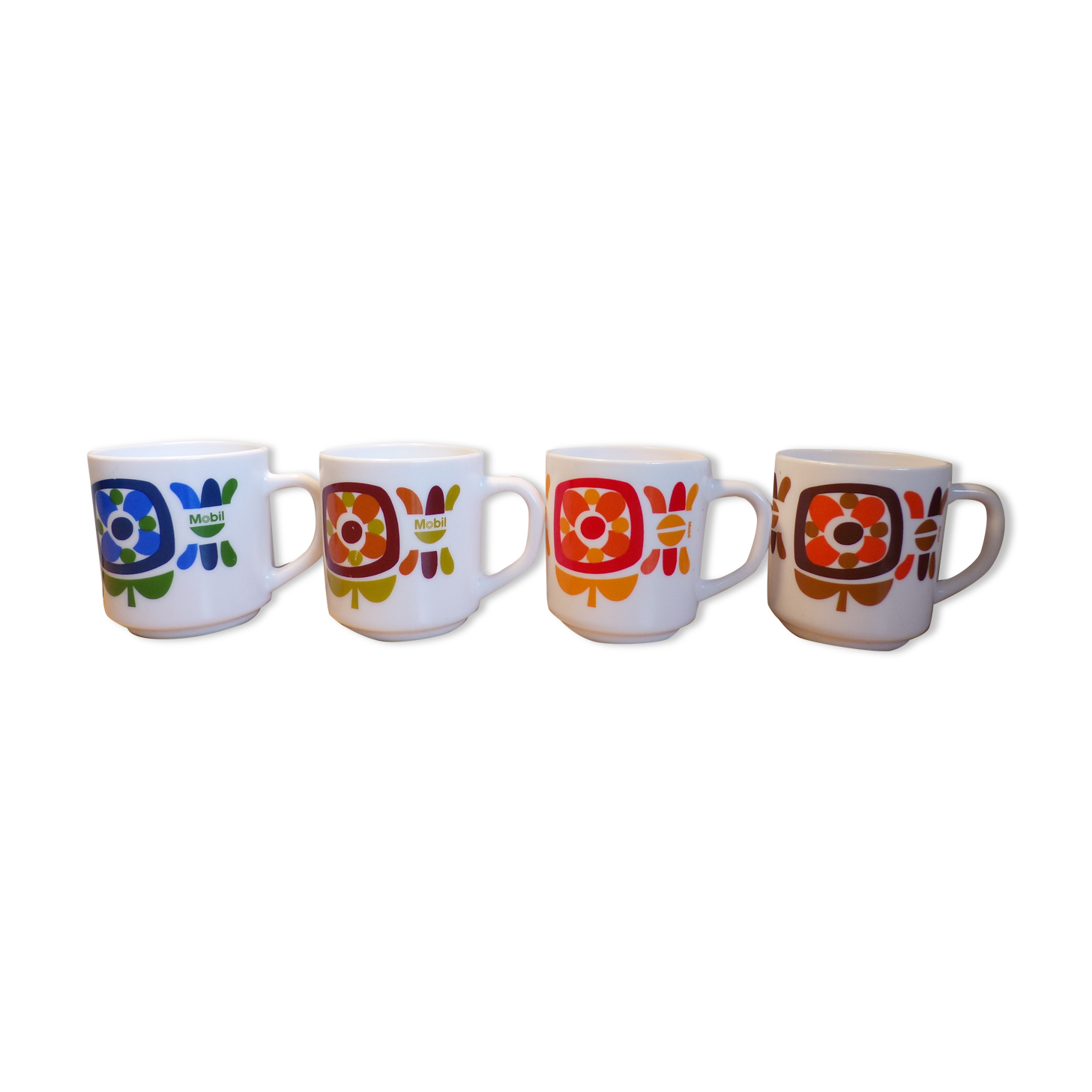 4 Arcopal Mobil mugs