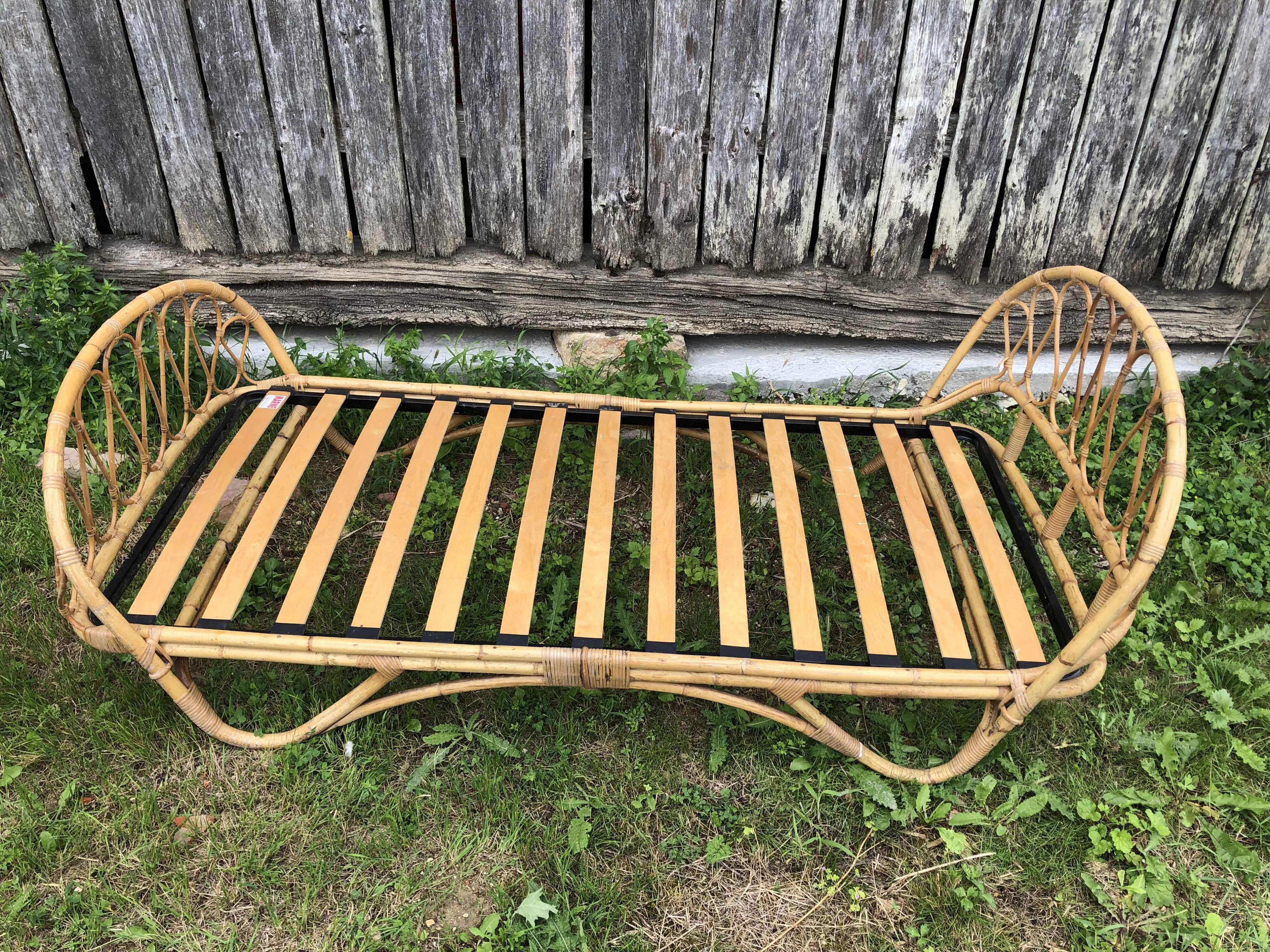 Old bed basket 1 person curved rattan 60s vintage