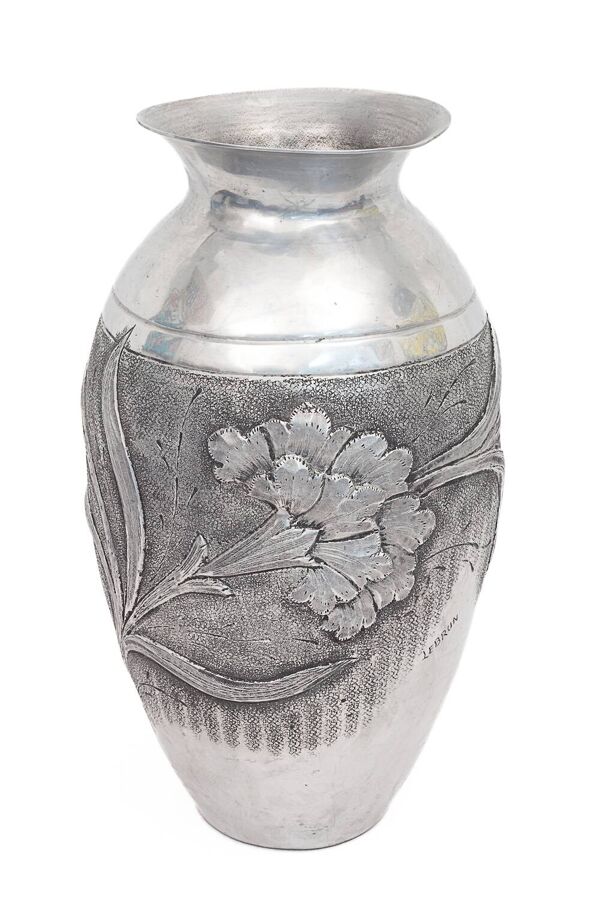 Vase Art Nouveau en étain