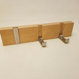 Porte manteaux mural en bois avec 3 patères rabattables dépliables en métal