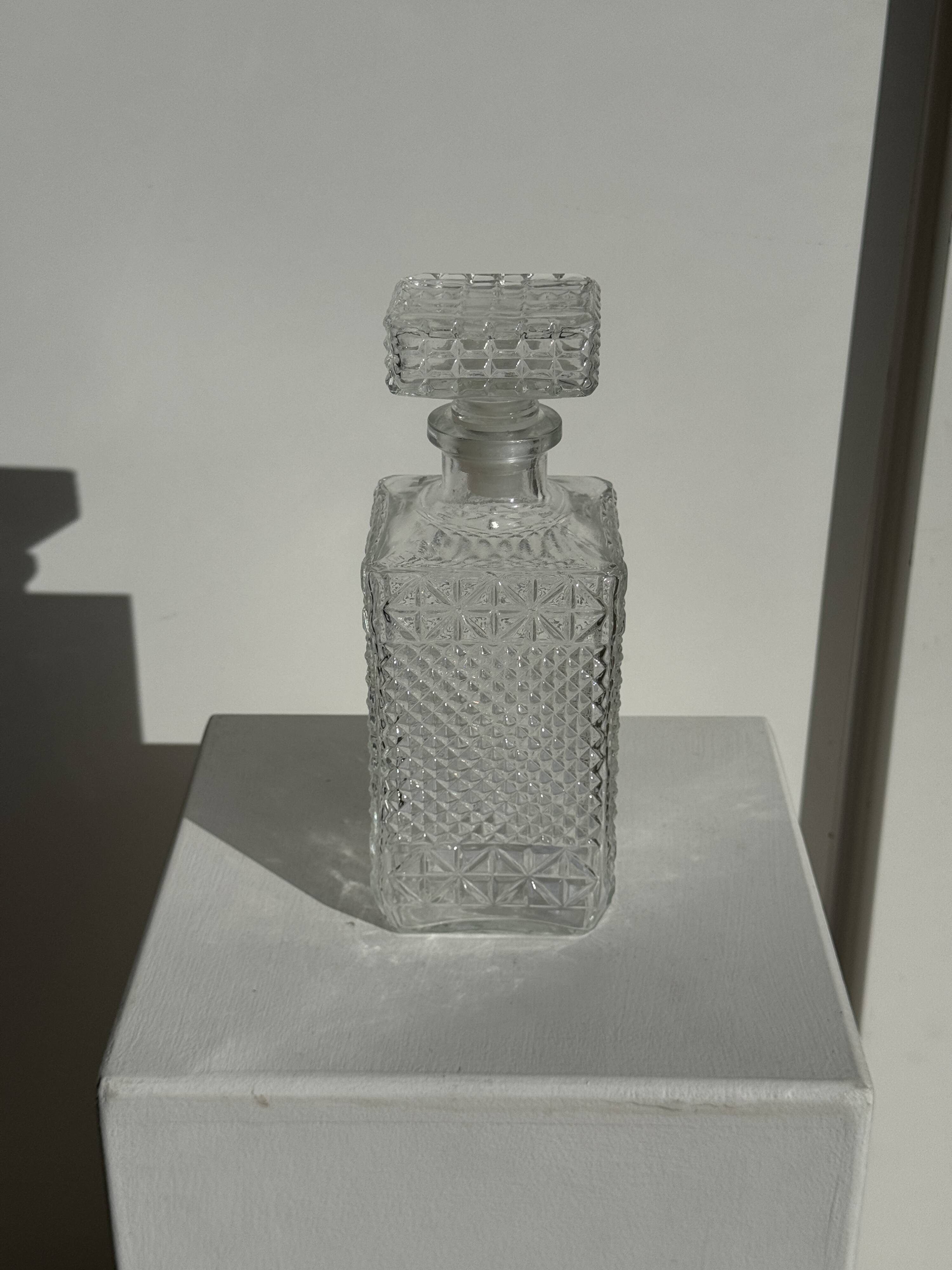 Vintage glass whisky carafe with diamond points H23 L9