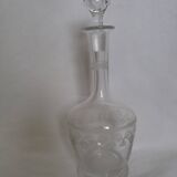 Etched glass whisky bottle decanter with faceted stopper