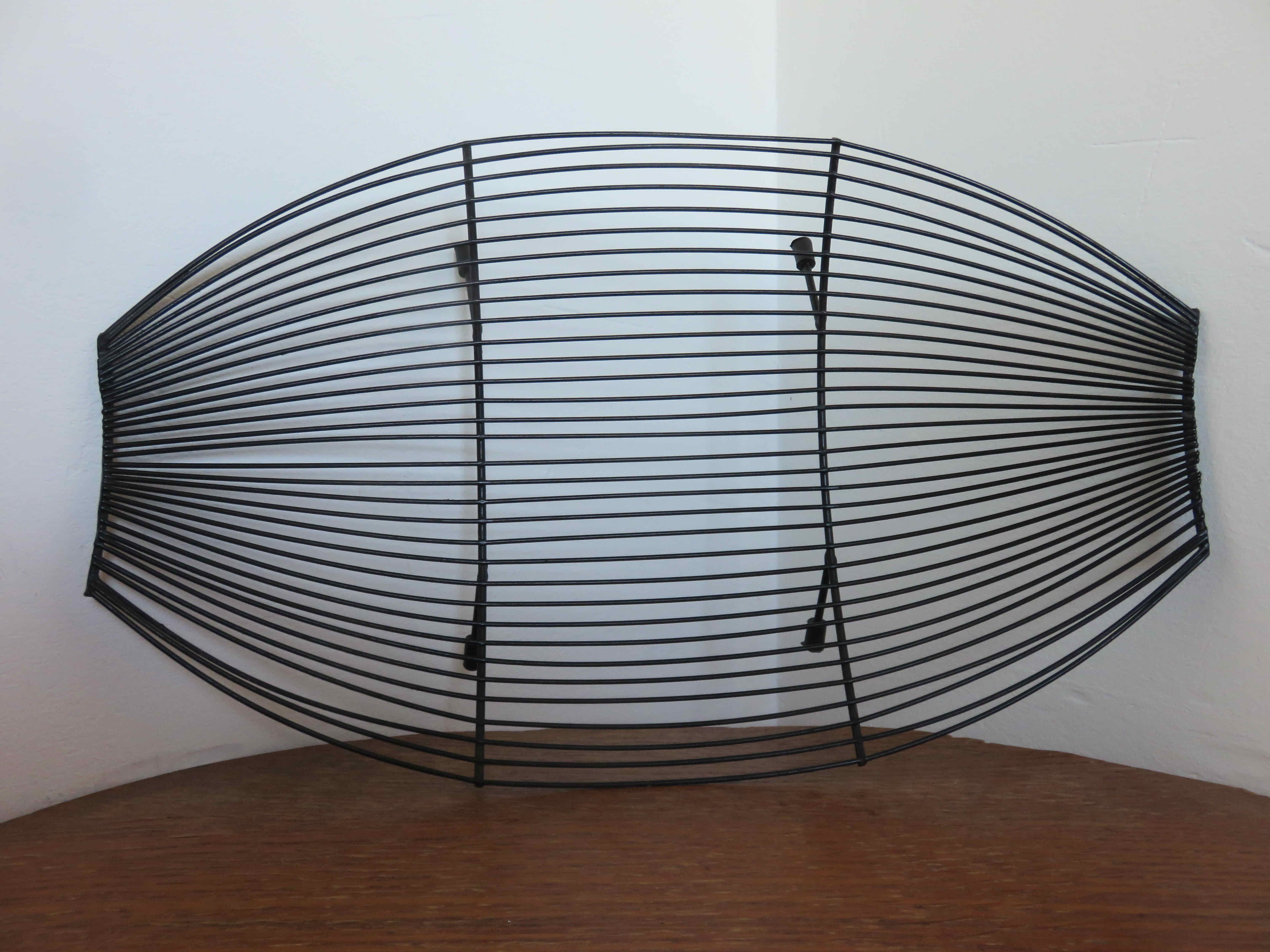 Minimalist fruit basket 50s 60s