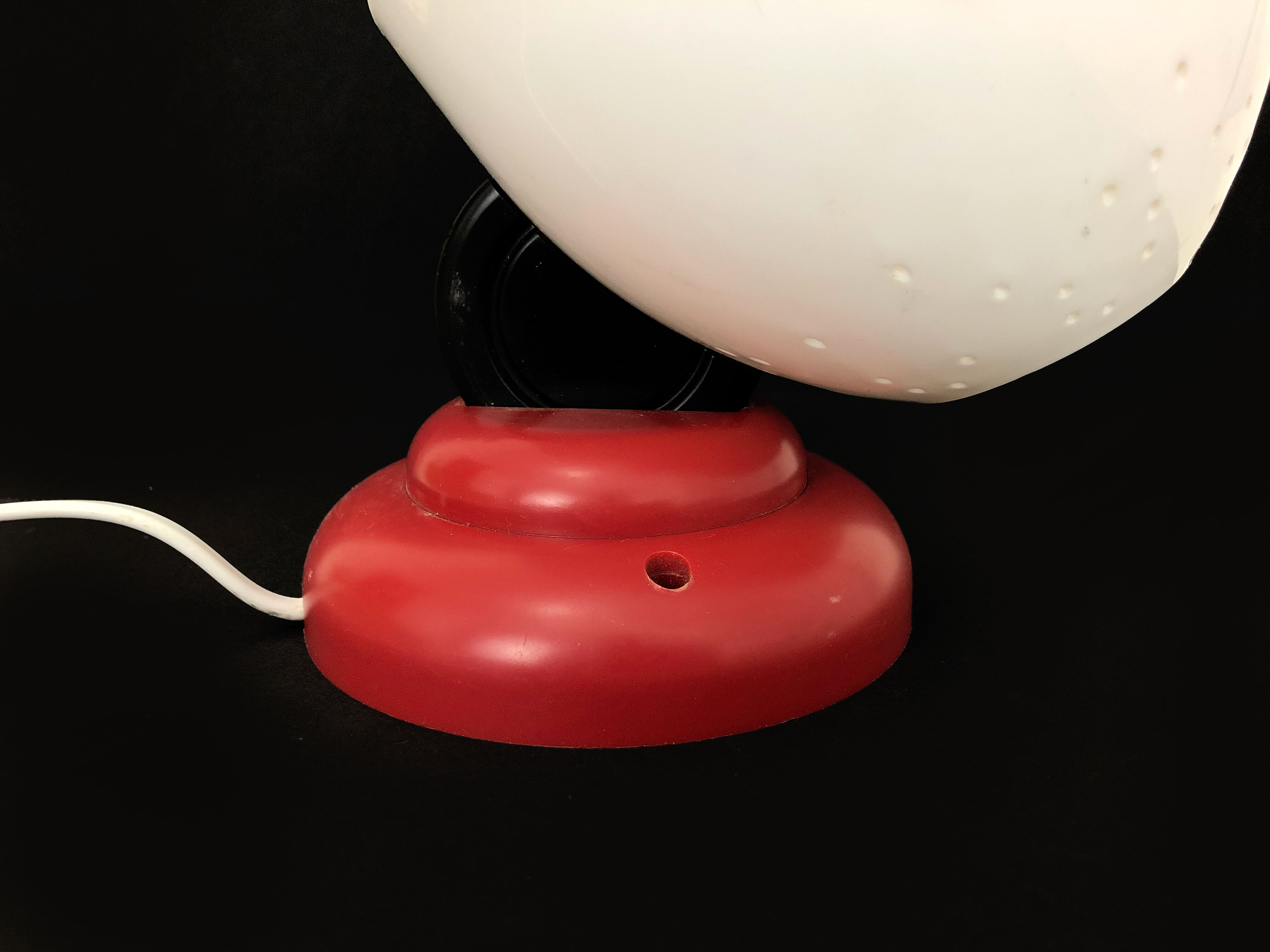 Post modern Memphis Milano style wall lamp by Maria Vinka. Year 80