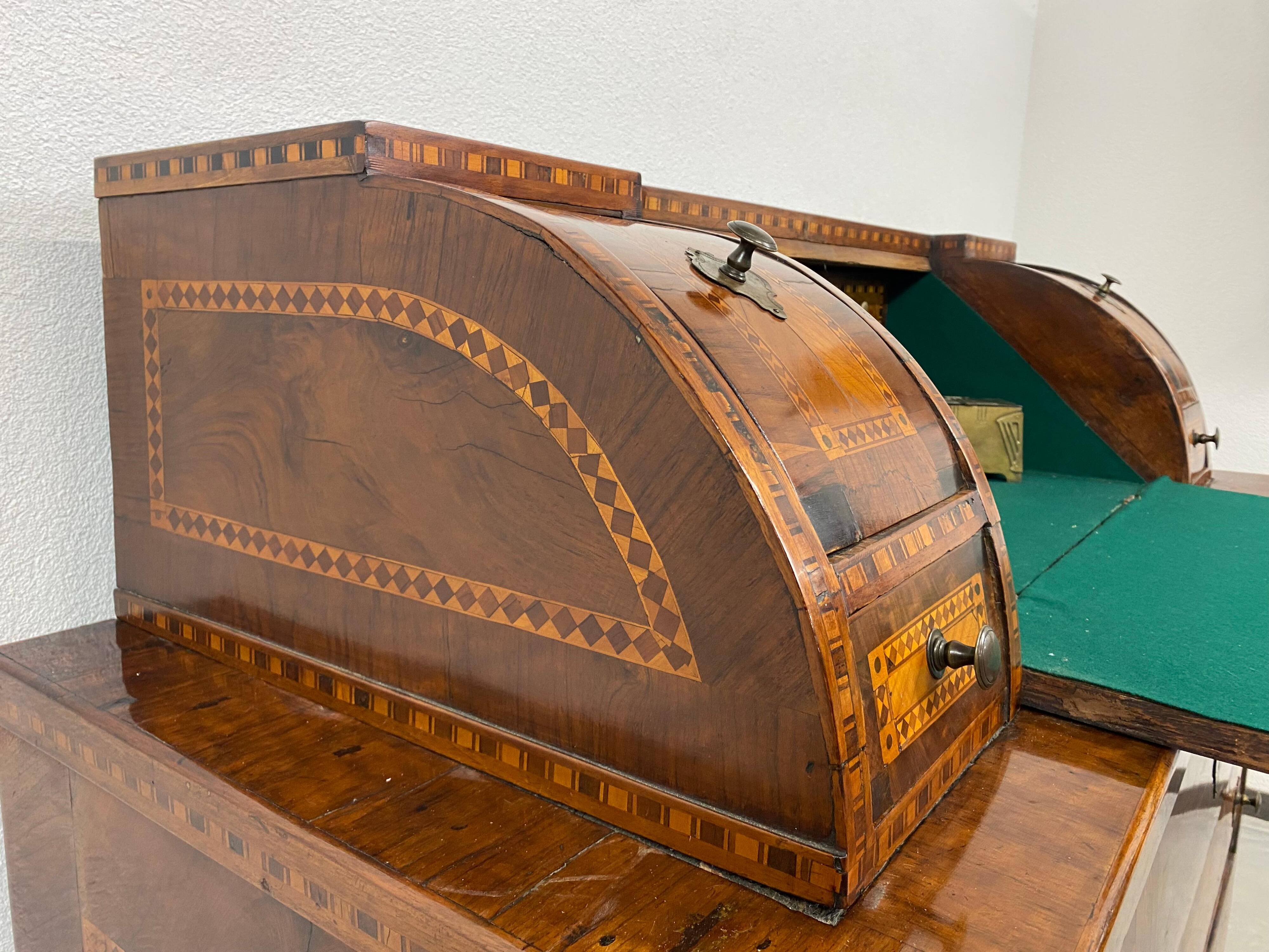 Classicist Viennese secretary, around 1790